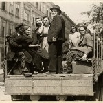 פליטים יהודים — Jewish survivors.באדיבות ארכיון "יד טבנקין"