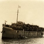 ספינת המעפילים מכס נורדאו — The illegal immigrants' ship Max Nordau. באדיבות ארכיון "יד טבנקין"