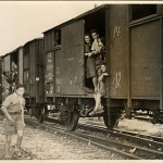 יציאה למסע ברכבת — Starting the long train ride. באדיבות ארכיון "יד טבנקין"