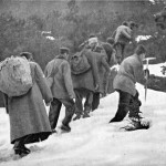 פליטים צועדים בהרים המושלגים — Survivors walking in the snow. דקל, אפרים. בנתיב היסורים למולדת